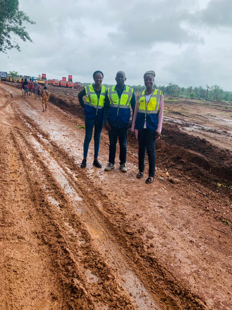 Travaux de terrassements de la cité minière de Kolaboui - 4